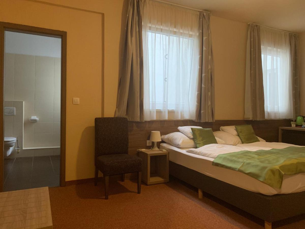 Centrooms Eger Exterior photo