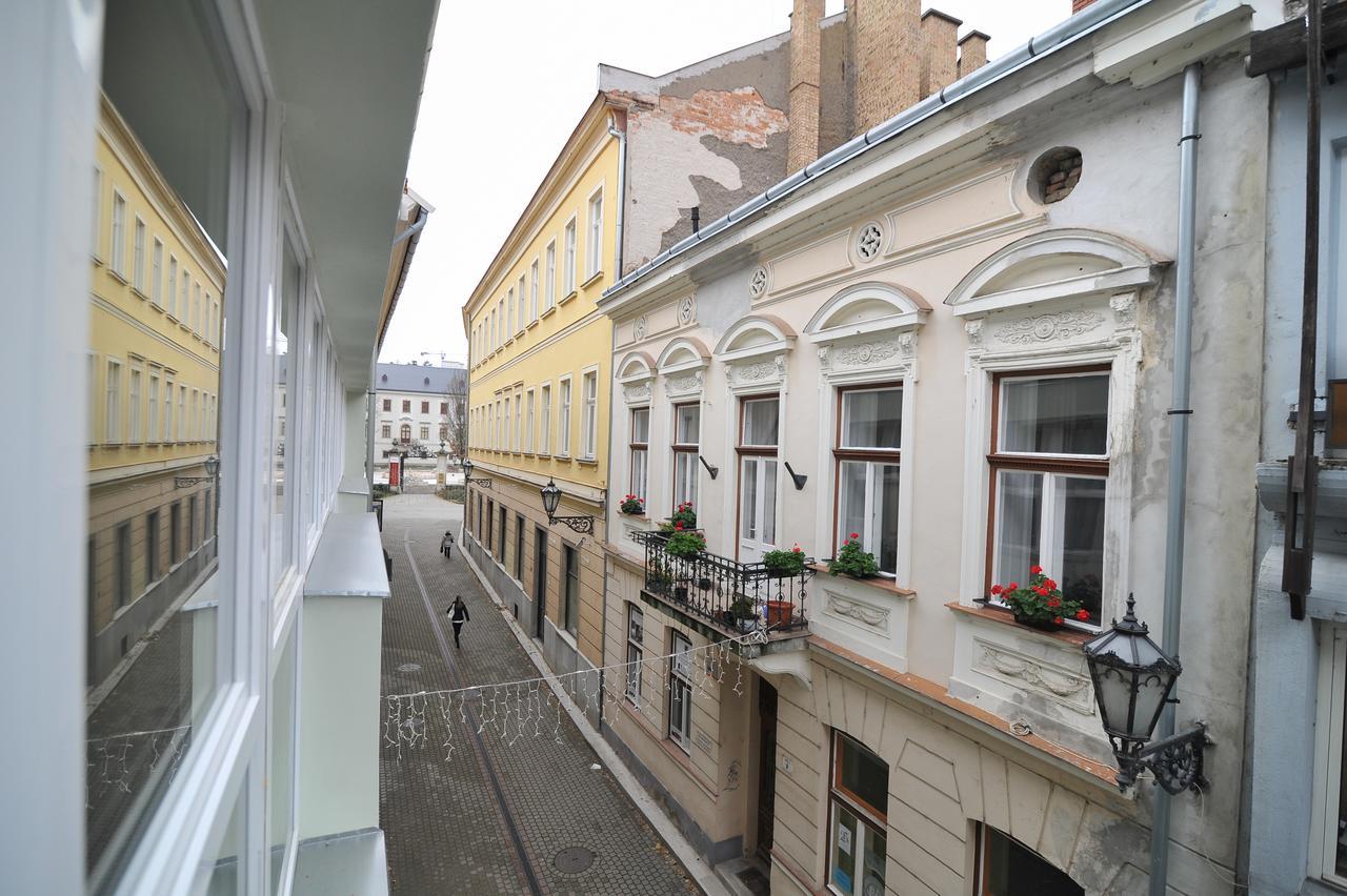Centrooms Eger Exterior photo
